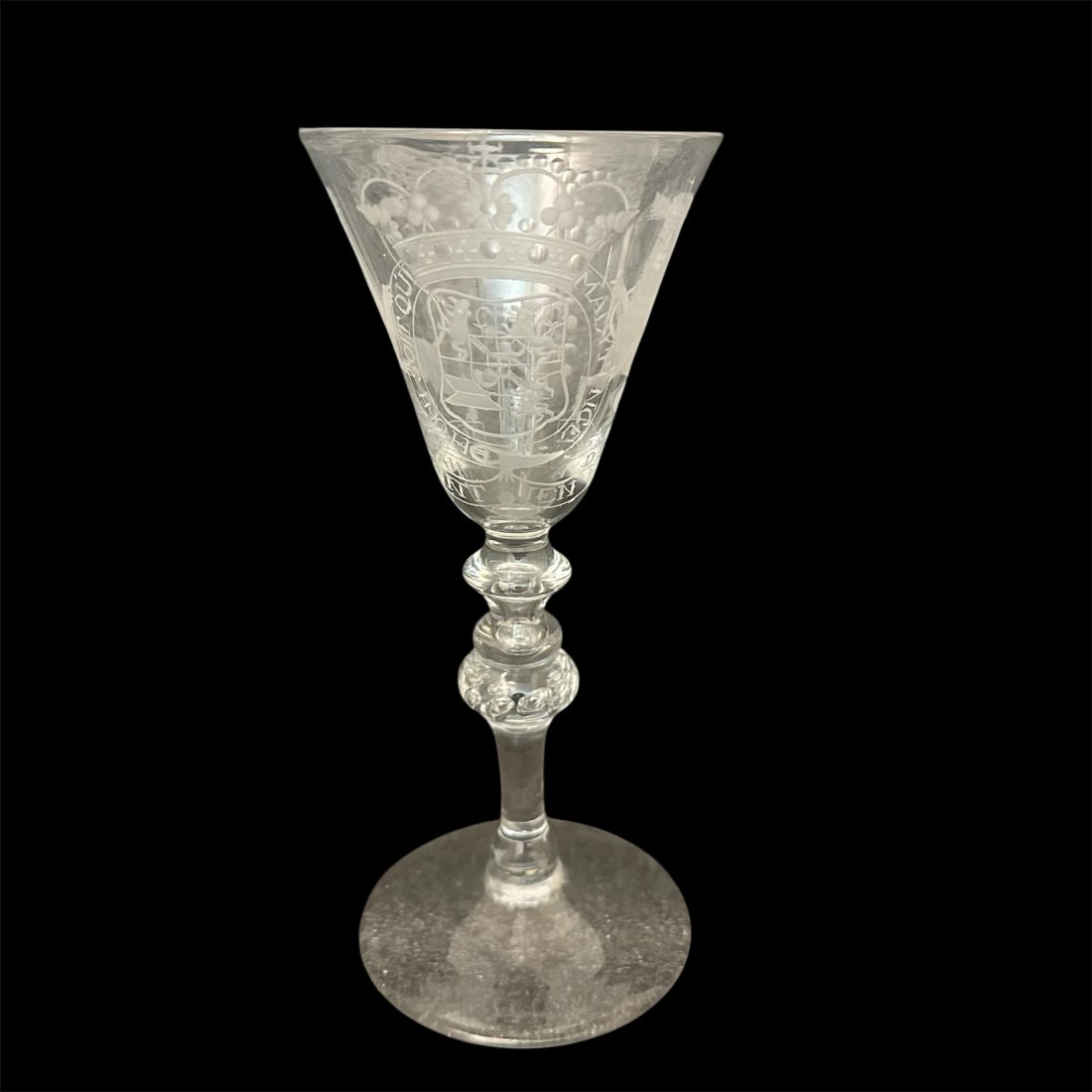 Een gegraveerd wijnglas, Nederland, midden 18e eeuw