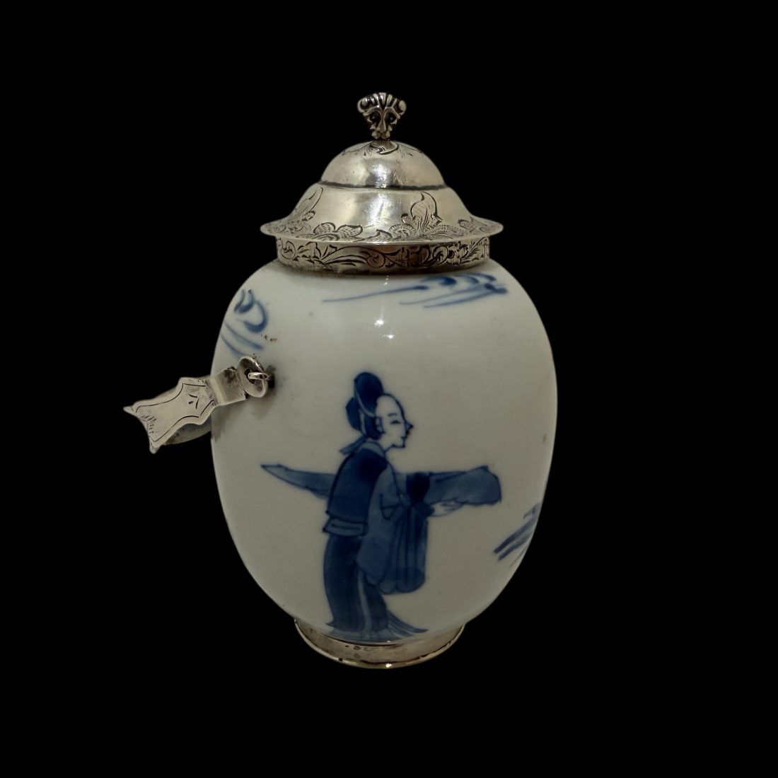 Blauw/wit porseleinen theebus met zilveren monturen, Kangxi