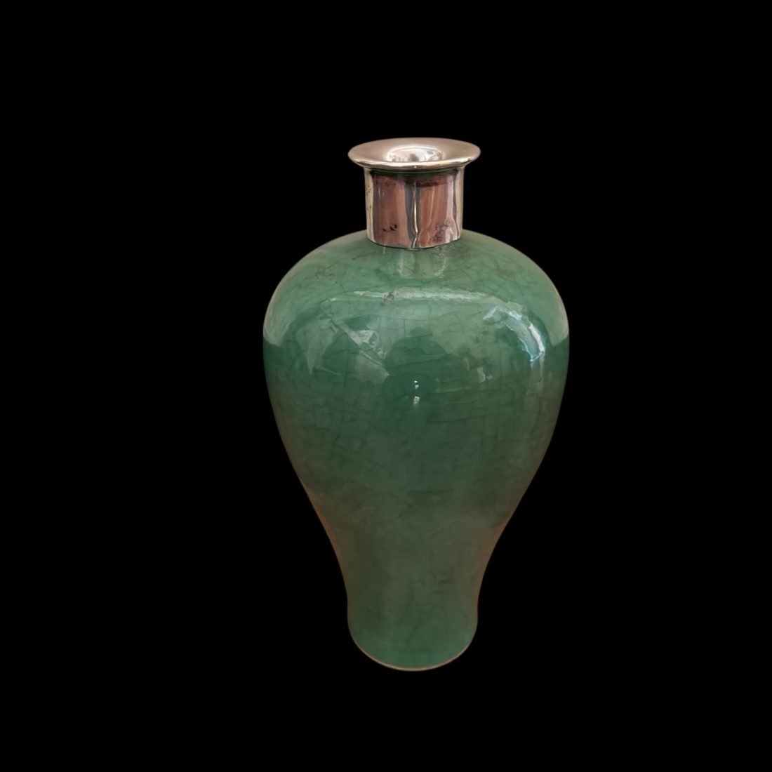 Een celadon meiping vaas met zilveren kraag, Kangxi